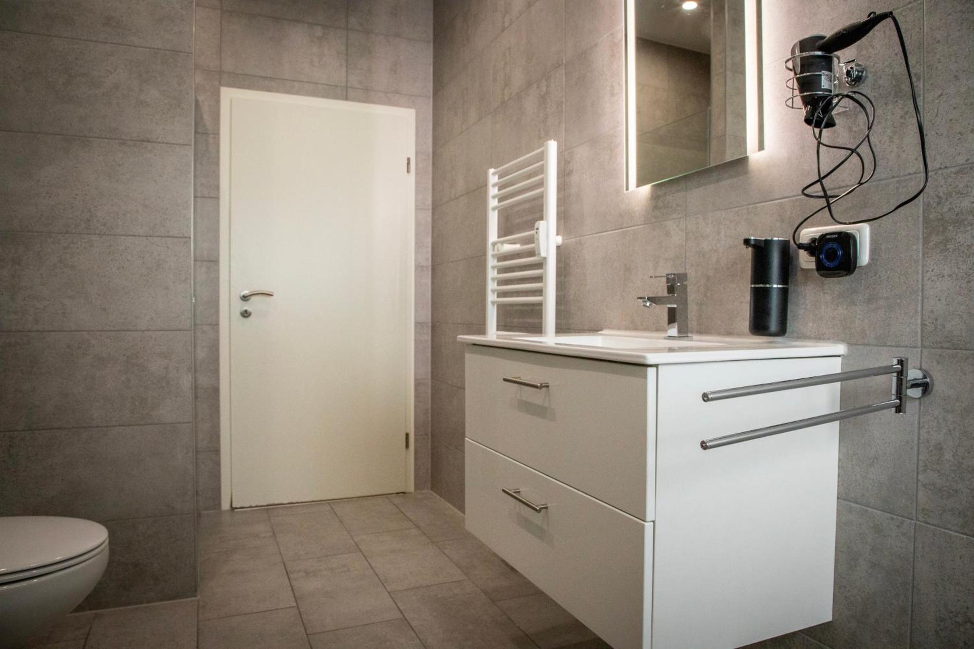 Hannibal - Design Lavendel 4, Vw Naehe, Parkplatz, Kueche, Highspeed-wlan, Fitness, Solarium *